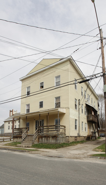 202 Dewey Ave in Pittsfield, MA - Building Photo