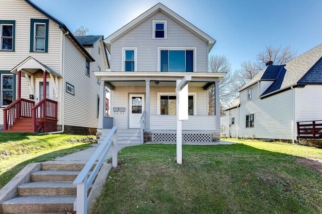 734 Sims Ave, Unit 2