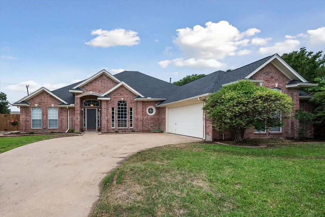 3 Savoy Ct in Mansfield, TX - Building Photo