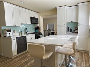 21 Raleigh Rd in Edison, NJ - Building Photo - Building Photo