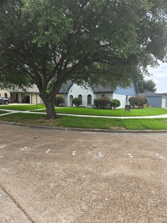 12206 Preakness Way in Houston, TX - Building Photo