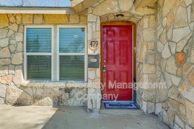 479 S Sycamore Ave in New Braunfels, TX - Building Photo - Building Photo