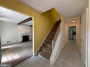 8210 Riverside Rd in Alexandria, VA - Building Photo - Building Photo