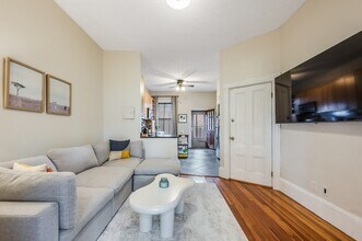805 E 4th St in Boston, MA - Building Photo - Building Photo