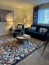 Plum Tree Apartments in Ellicott City, MD - Foto de edificio - Building Photo