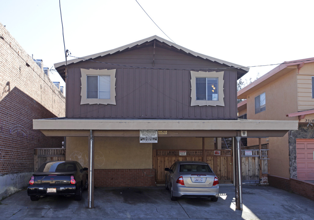 3524 Midvale Ave in Oakland, CA - Foto de edificio