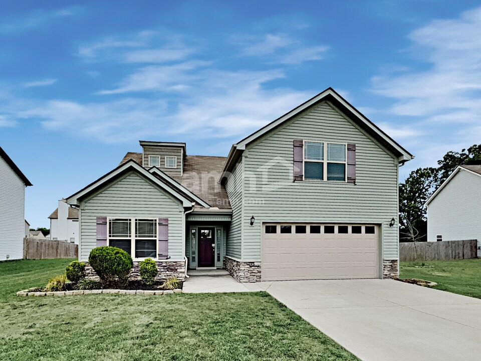 123 Farmbrook Ct in Murfreesboro, TN - Building Photo