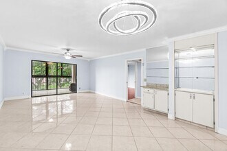 14475 Strathmore Ln in Delray Beach, FL - Building Photo - Building Photo