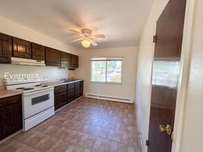 1075 Magnolia St, Unit 3 in Colorado Springs, CO - Foto de edificio - Building Photo