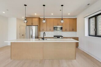 1619 W Lawrence Ave, Unit 2 in Chicago, IL - Foto de edificio - Building Photo