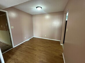 706 Crescent Dr in Champaign, IL - Building Photo - Building Photo