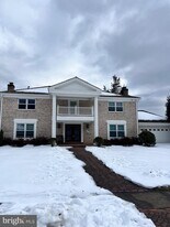 1213 Perry William Dr in McLean, VA - Building Photo