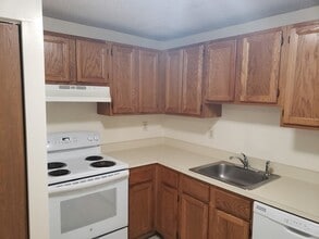 135 Union St, Unit 38 in Leominster, MA - Building Photo - Building Photo