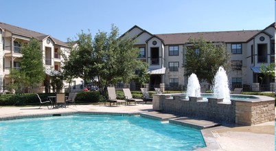 White Rock Apartment Homes in San Antonio, TX - Building Photo - Building Photo