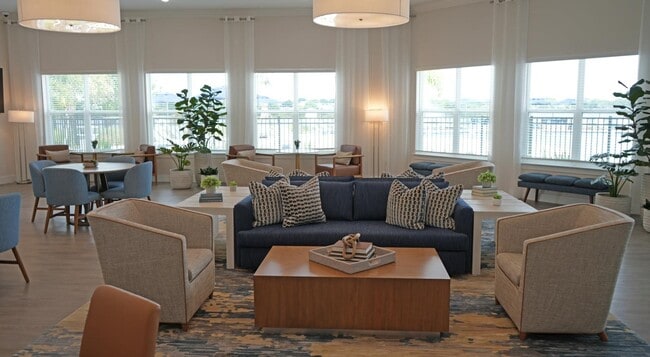 The Carlton at Robinson Gateway in Palmetto, FL - Building Photo - Building Photo