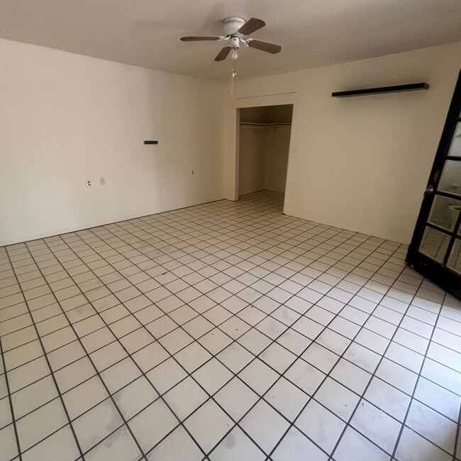 property at 419 W 13th St