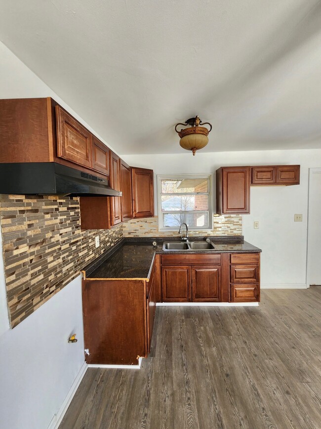 1721 Collier Dr in Midfield, AL - Building Photo - Building Photo