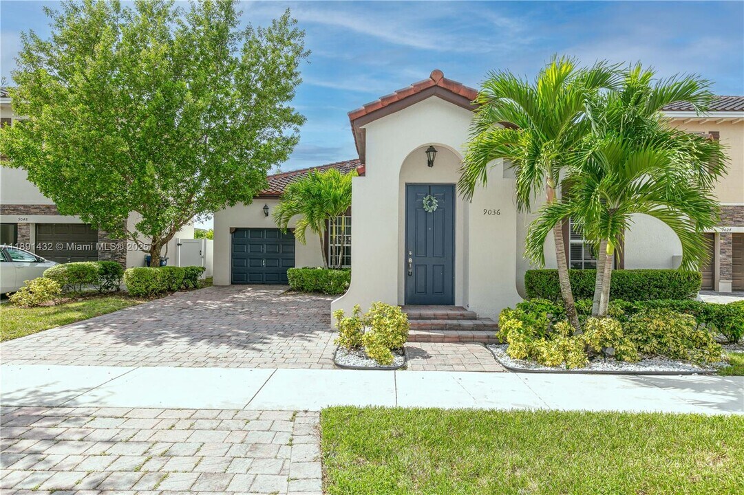 9036 SW 170th Pl in Miami, FL - Building Photo