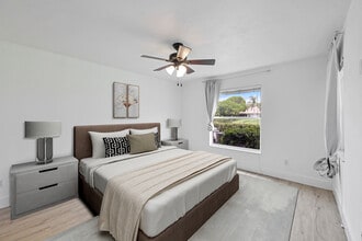 9650 Victoria Ln in Naples, FL - Building Photo - Building Photo