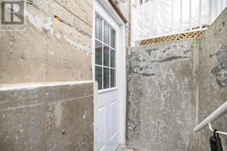 689 Leslie Valley Dr in Newmarket, ON - Building Photo - Building Photo