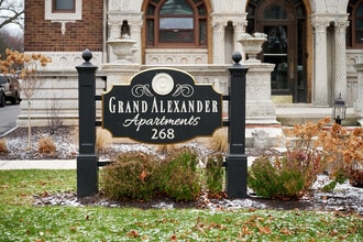 The Grand Alexander in Rochester, NY - Foto de edificio - Building Photo