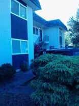 101 N 10th St, Unit 5 in Creswell, OR - Building Photo