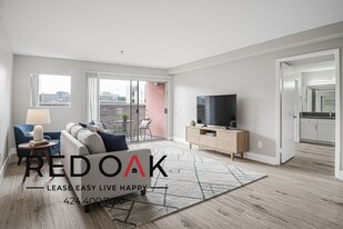 6700 Franklin Pl in Los Angeles, CA - Building Photo