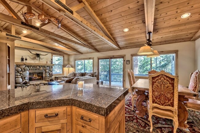 948 Harold Dr in Incline Village, NV - Building Photo - Building Photo