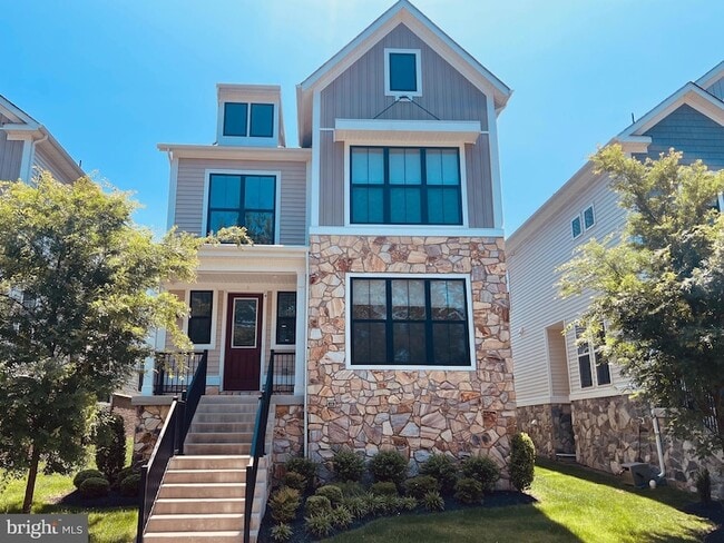 property at 23031 Glenwood Hts Cir