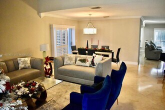 1352 NW 129th Way in Sunrise, FL - Building Photo - Building Photo