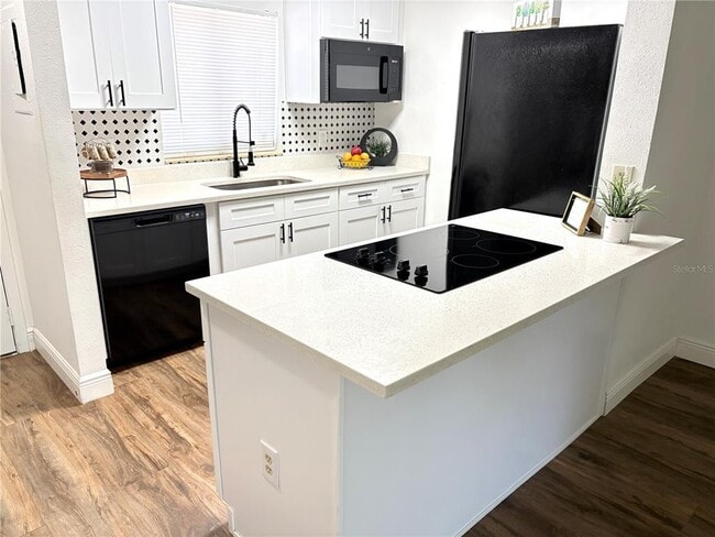 4006 Cedar Limb Ct in Tampa, FL - Building Photo - Building Photo