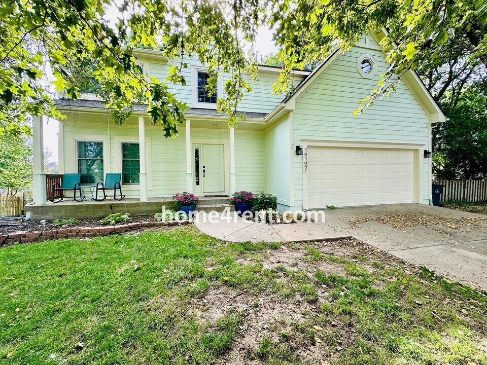 14197 W 149th Terrace in Olathe, KS - Building Photo