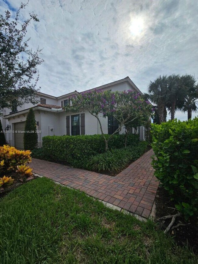 10226 Akenside Dr in Boca Raton, FL - Foto de edificio - Building Photo