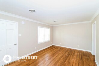 5273 Quince Rd in Memphis, TN - Building Photo - Building Photo