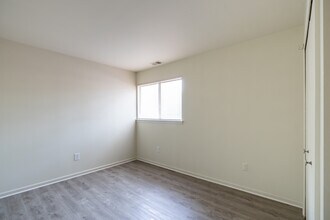 Bradford Square in Clinton Township, MI - Foto de edificio - Interior Photo