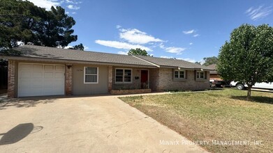 3204 W Dengar Ave in Midland, TX - Building Photo - Building Photo