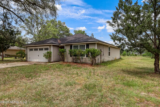 8151 Lanette St in Jacksonville, FL - Building Photo - Building Photo