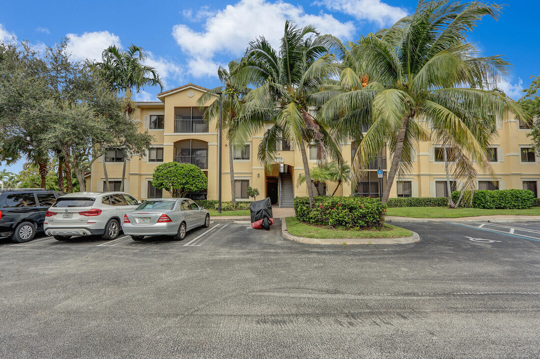 2725 Anzio Ct in Palm Beach Gardens, FL - Building Photo