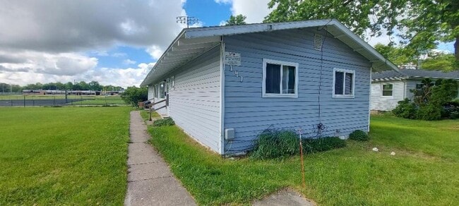 147 Paras Hill Dr in Hartford, MI - Building Photo - Building Photo