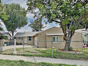 6952 Donna Ave in Los Angeles, CA - Building Photo - Building Photo