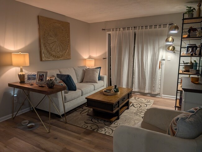 3140 7 Pines Ct NW, Unit 302 in Atlanta, GA - Foto de edificio - Building Photo