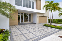 7469 NW 103rd Pl in Doral, FL - Building Photo - Building Photo