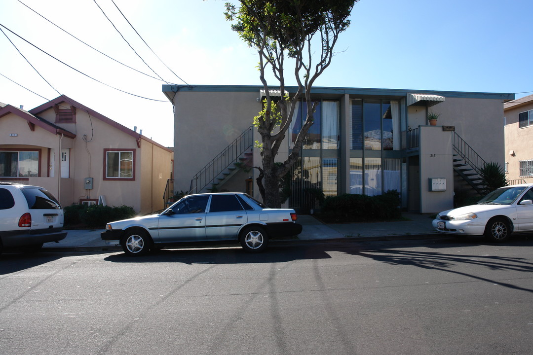 315 Lux Ave in South San Francisco, CA - Building Photo