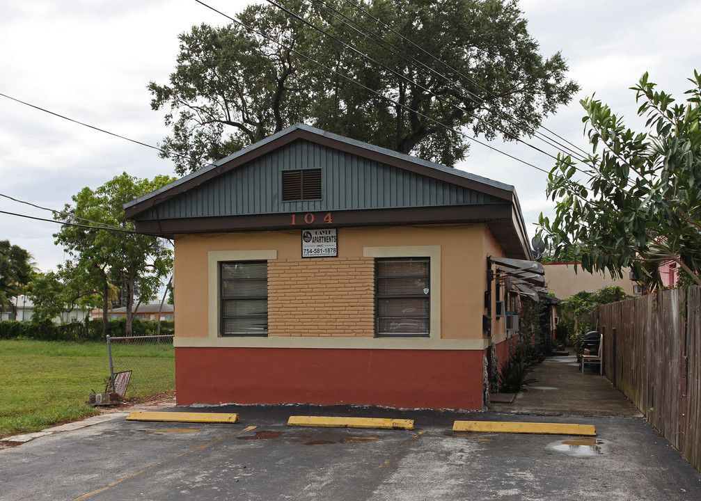 Gayle Hallandale in Hallandale Beach, FL - Foto de edificio