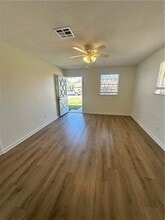 4704 Park Dr N in Metairie, LA - Building Photo - Building Photo