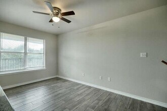 107 Castleberry Ct-Unit -H in Bertram, TX - Building Photo - Building Photo