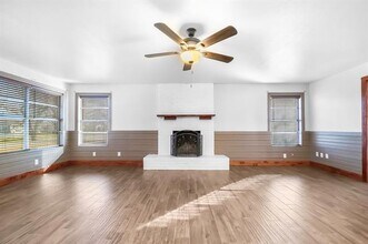 436 E El Camino Real in Weatherford, TX - Building Photo - Building Photo