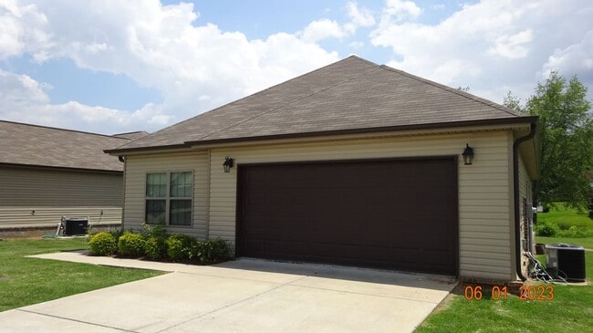 20300 Songbird Dr in Athens, AL - Building Photo - Building Photo