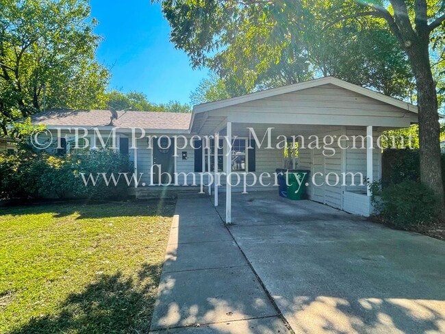 802 Dunn St in Waxahachie, TX - Building Photo - Building Photo