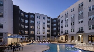 8424 N Tryon St in Charlotte, NC - Building Photo - Building Photo